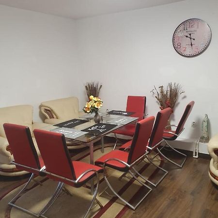 Relax Haus Hunedoara Exterior foto