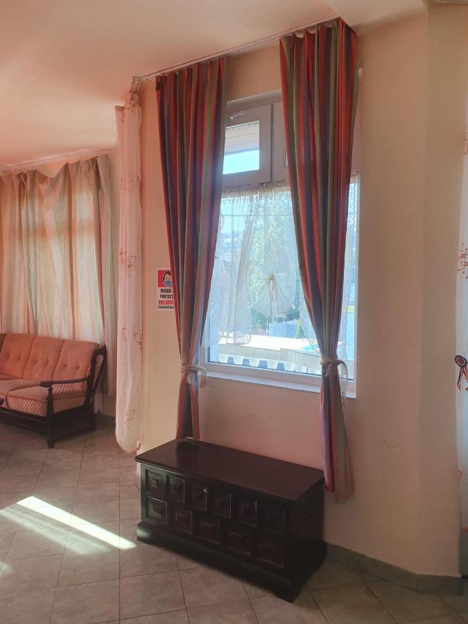 Relax Haus Hunedoara Exterior foto