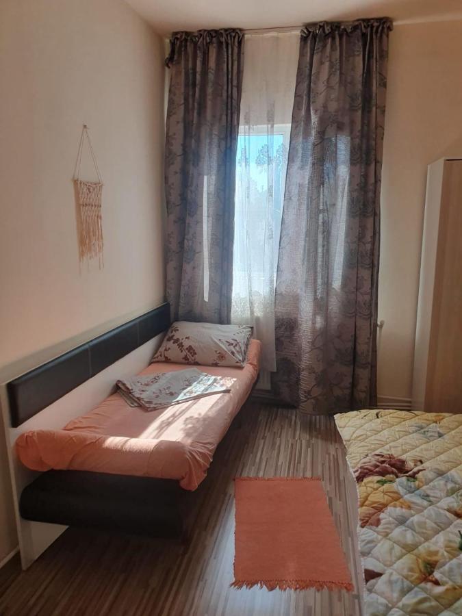 Relax Haus Hunedoara Exterior foto