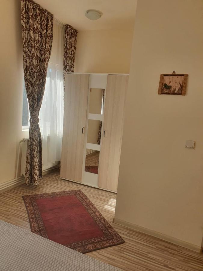 Relax Haus Hunedoara Exterior foto
