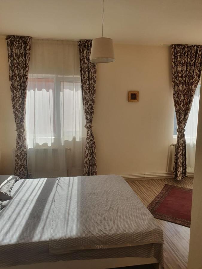 Relax Haus Hunedoara Exterior foto